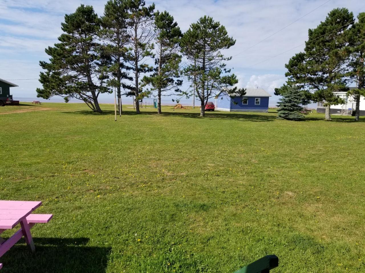 Blue Spruces Cottages Hampton Eksteriør bilde