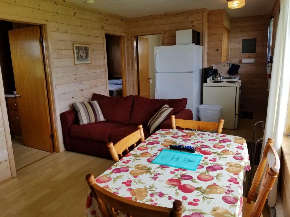 Blue Spruces Cottages Hampton Eksteriør bilde